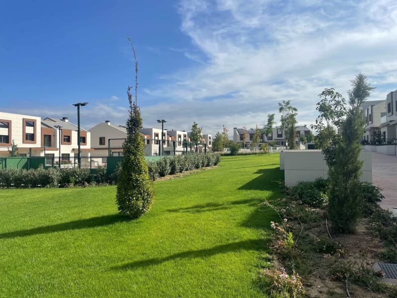 Obra nueva Villas del Mirabal 3 en Boadilla del Monte (Revista) photo 3