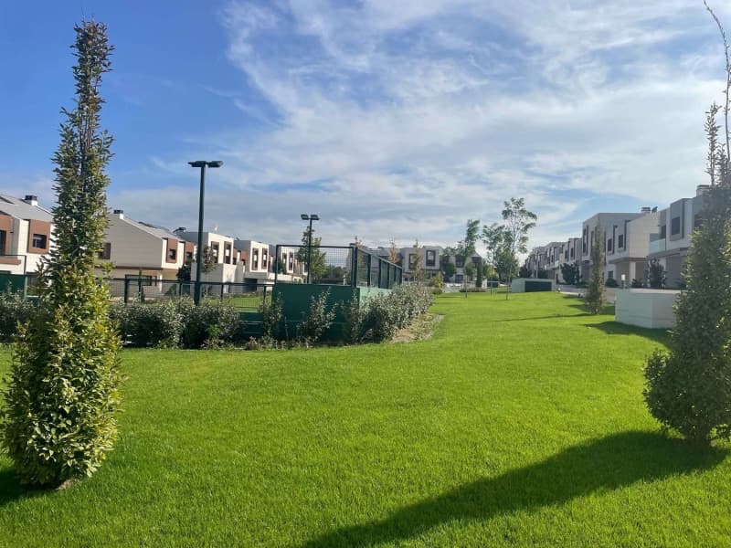 Obra nueva Villas del Mirabal 3 en Boadilla del Monte (Revista) photo 4