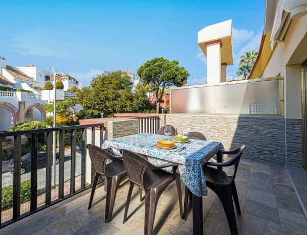 Piso en venta en Calle de Las Golondrinas, 1, Marbella thumbnail 2