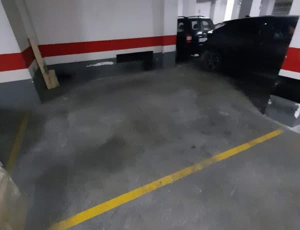 Alquiler de Garaje en calle del Padre Manjón thumbnail 1