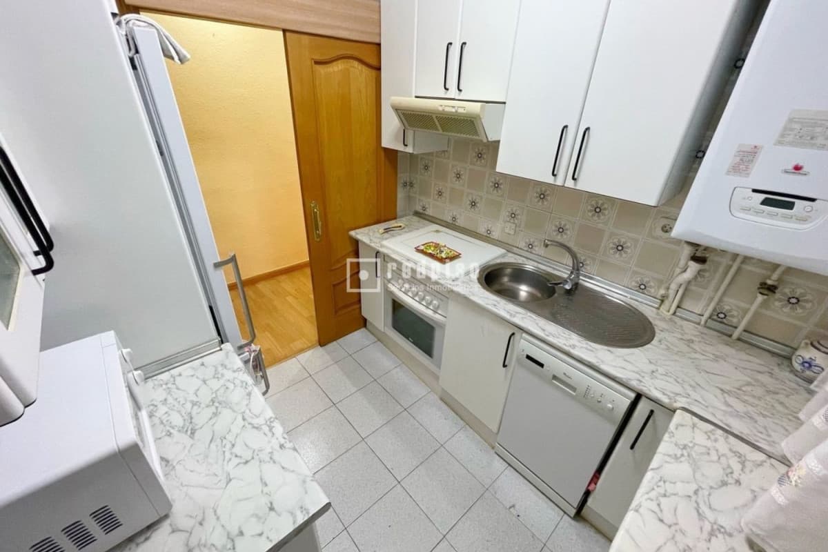 Sale of apartment in Calle Paredes de Nava, Madrid
photo 5