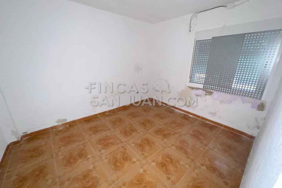 Продажа квартиры на Calle Colonia Santa Isabel, 24, Сан-Висенте-дель-Распейг
photo 2