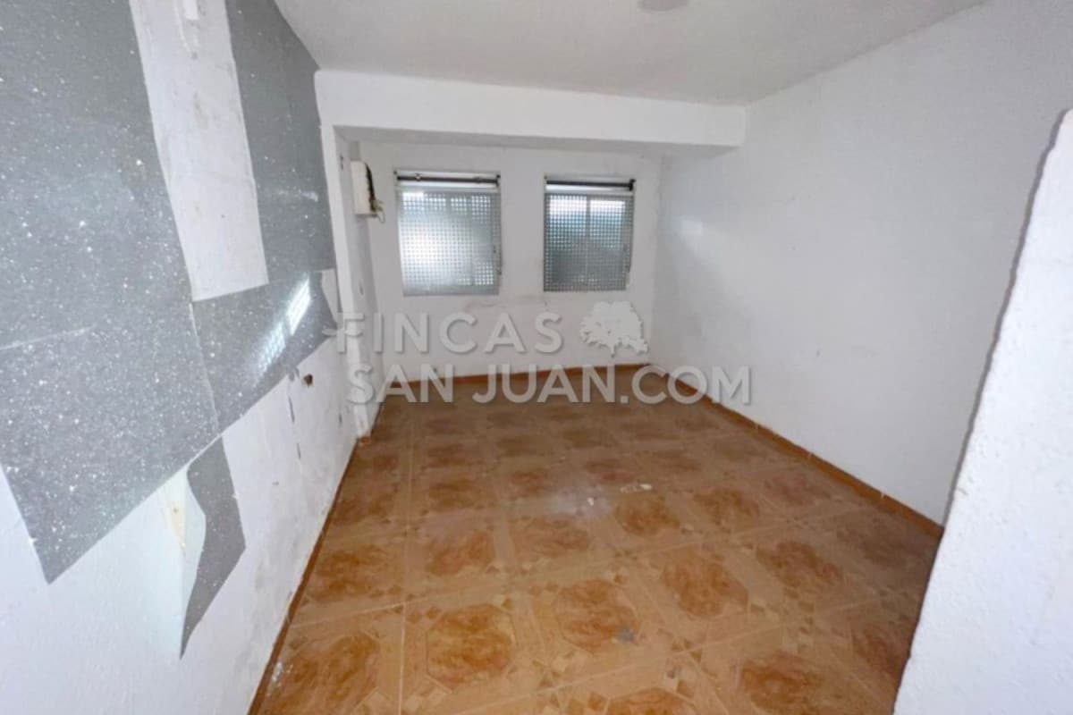 Продажа квартиры на Calle Colonia Santa Isabel, 24, Сан-Висенте-дель-Распейг
photo 3