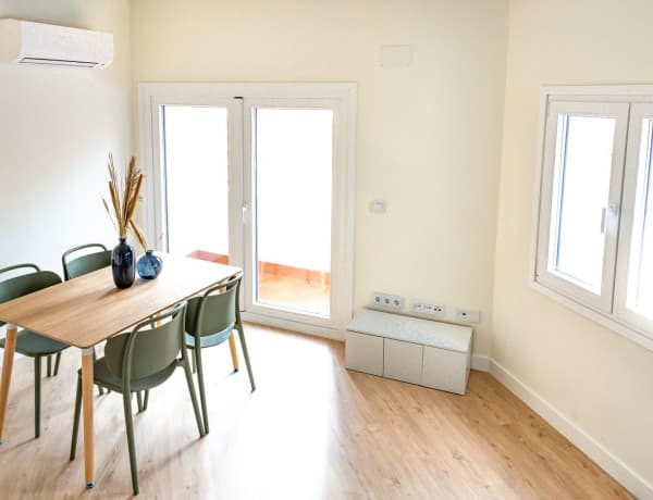 Apartment for rent in Calle Pinos Alta , Madrid thumbnail 2