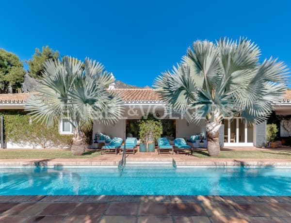 Chalet independiente en venta en Avenida Buchinger, Marbella thumbnail 1