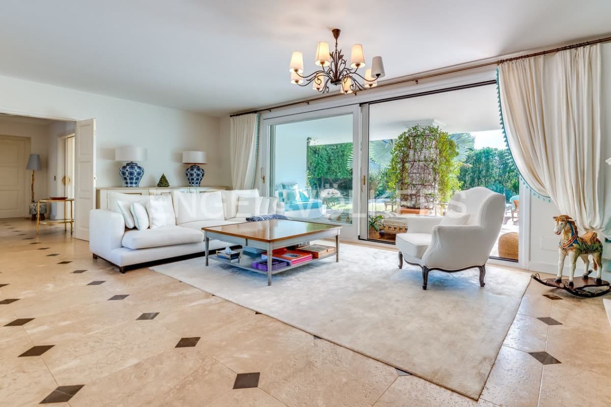Venta de chalet independiente en Avenida Buchinger, Marbella
photo 3