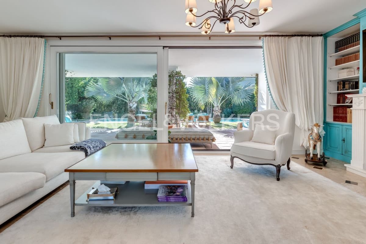 Venta de chalet independiente en Avenida Buchinger, Marbella
photo 4