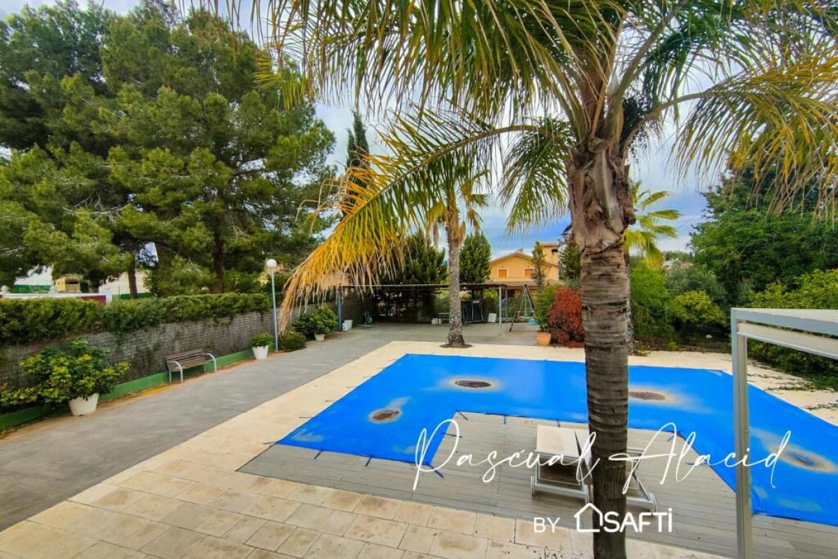 Chalet Independiente SIN COMISIONES de Estilo Moderno con Amplias Habitaciones y Piscina en Urbanización Los Conejos., Molina de Segura
photo 3