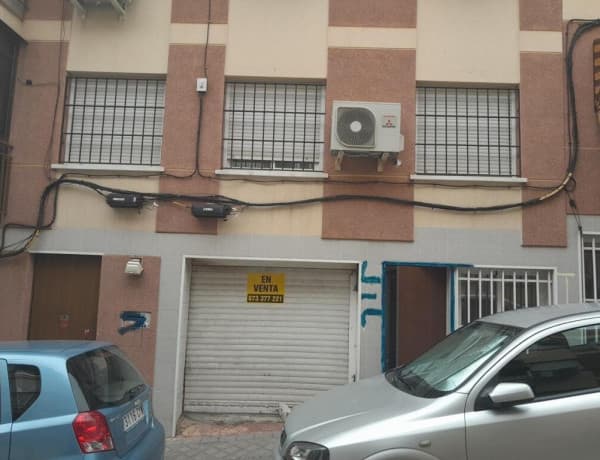 Local en venta en Madrid de 75 m2 photo