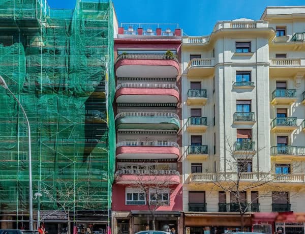 Local en venta en Madrid de 90 m2 photo 4