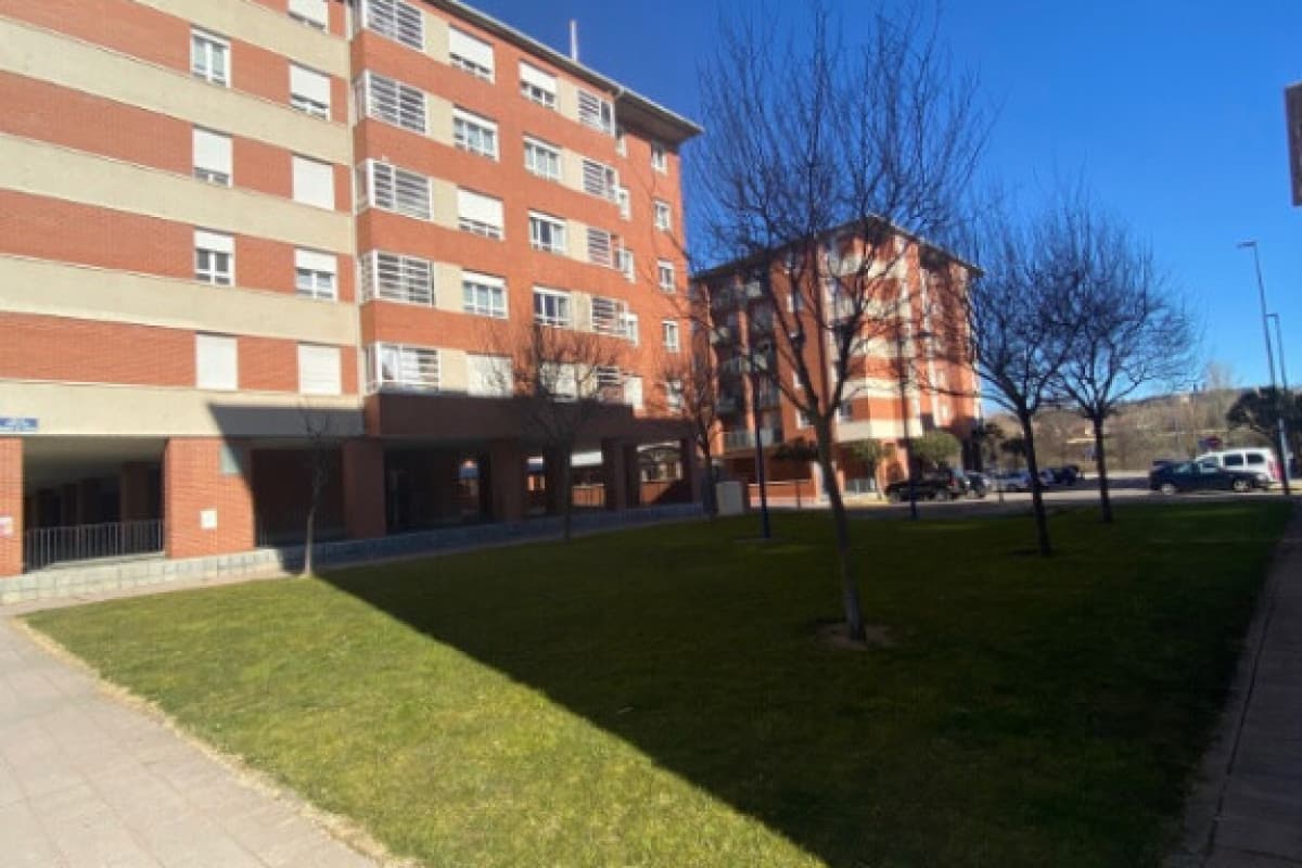 PISO JUNTO AL CENTRO COMERCIAL ESPACIO LEÓN SEMINUEVO Y MUY AMPLIO, León
photo 2