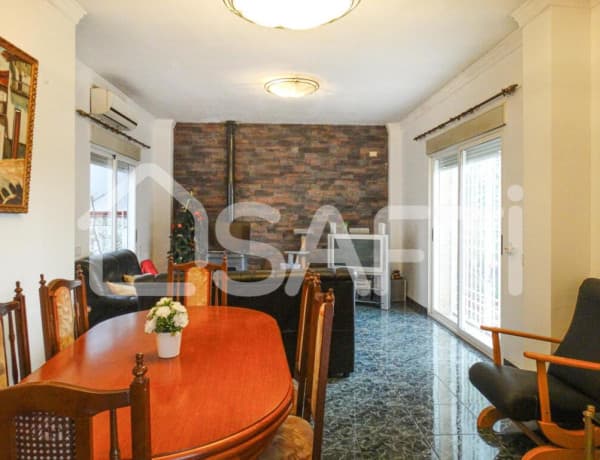 Semi-detached house for sale in , Llombai thumbnail 1