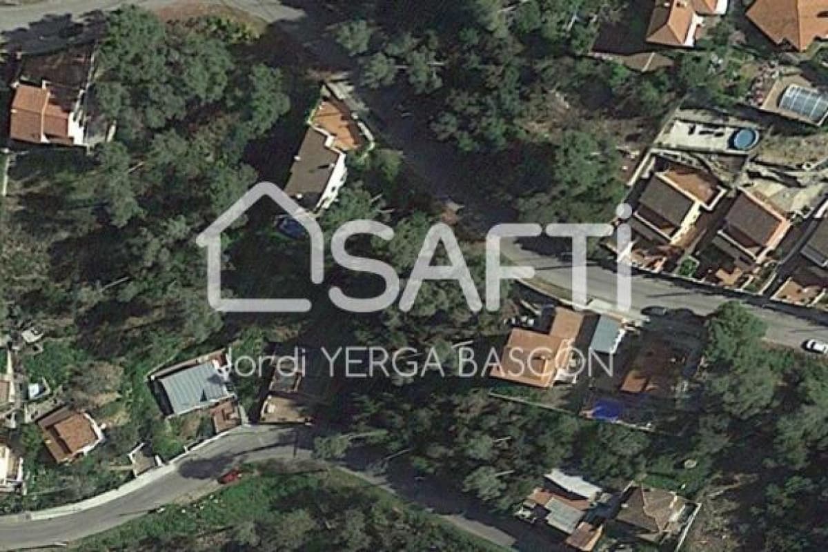 Terreno en venta en Vallirana, Barcelona photo 2