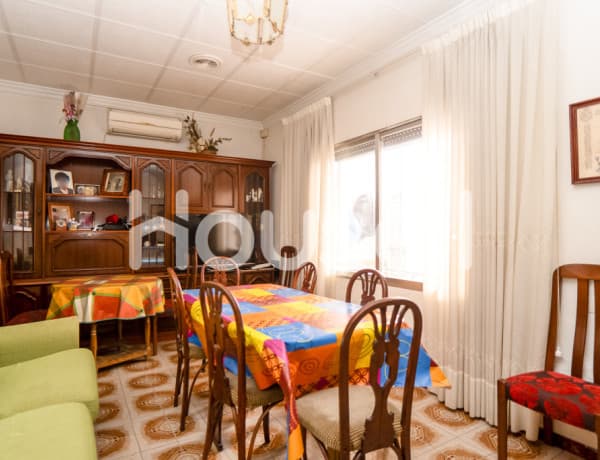 Частный шале на продаже в , Алканарилья photo 1