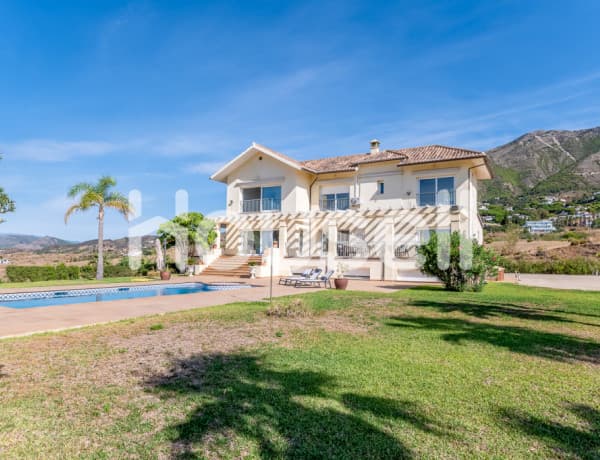 Chalet independiente en venta en , Mijas photo 1