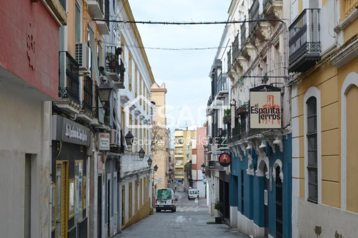 Oportunidad Única en el Casco Histórico de Badajoz Venta, Badajoz
photo 3
