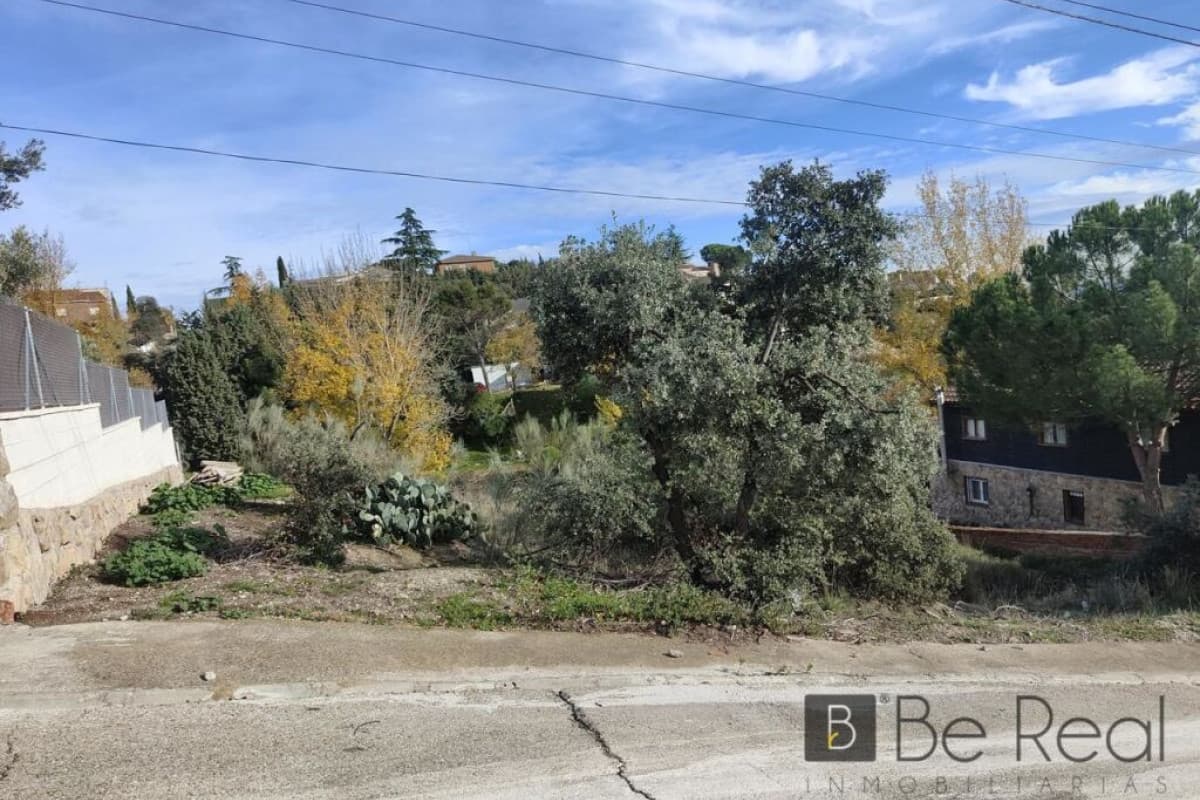 Terreno en venta en Valdemorillo, Madrid photo 3