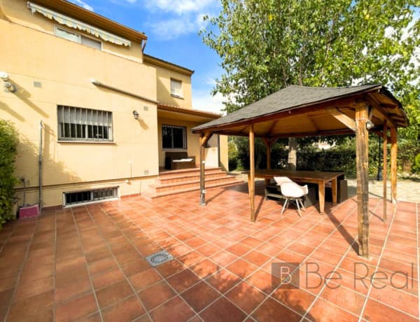 Chalet independiente en alquiler en , Villanueva de la Cañada thumbnail 1