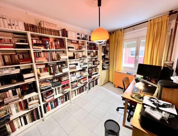 Piso en venta en , Barcelona photo 1
