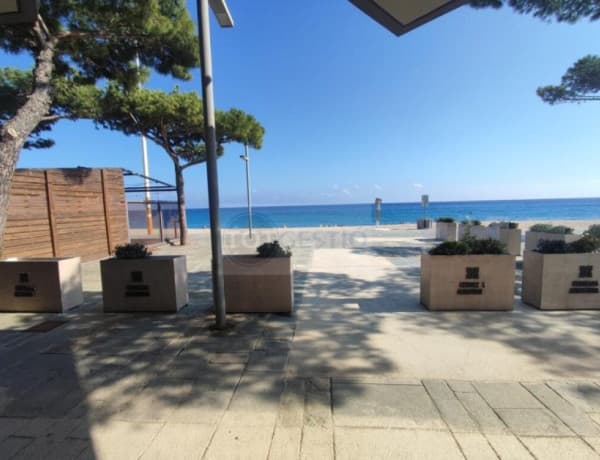 Local comercial en Alquiler en Castell Platja D Aro Girona Ref: LLOGREST-2031 photo 1