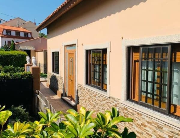 Chalet independiente en venta en , Ribeira photo 1
