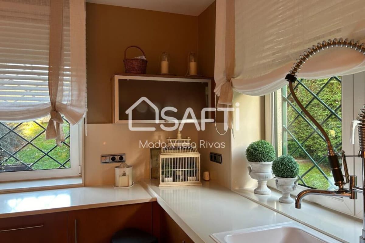 MAGNÍFICA VIVIENDA CON PISCINA Y AMPLIOS JARDINES A POCOS MINUTOS DE SANTIAGO, Santiago de Compostela
photo 2