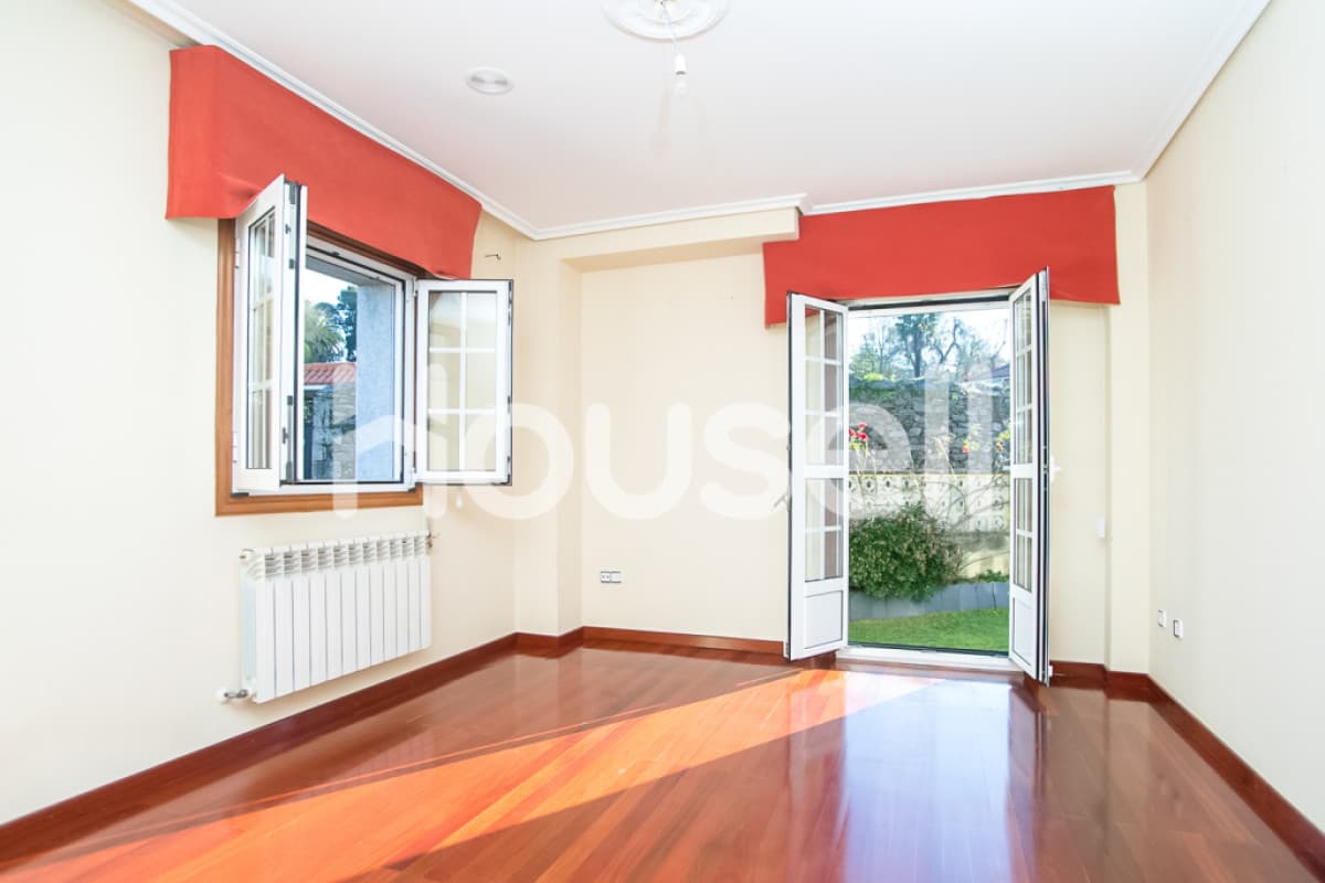 Chalet en venta de 312 m² Avenida Salvador Allende, 15176 Oleiros (A Coruña), Oleiros
photo 2
