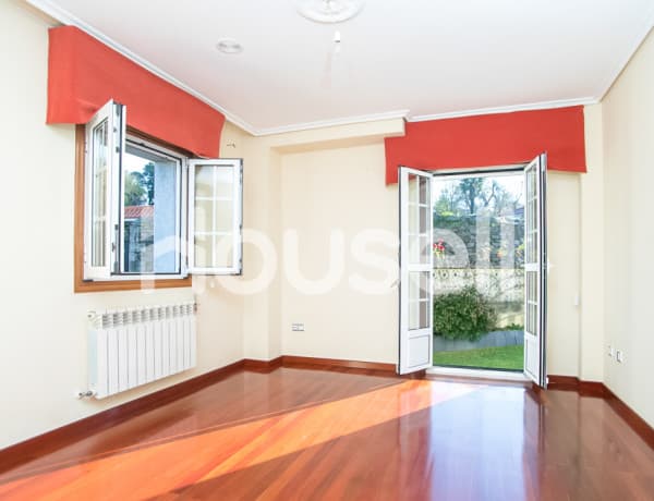 Chalet independiente en venta en , Oleiros thumbnail 1