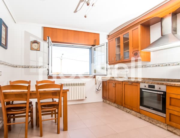 Detached villa for sale in , Oleiros photo 4