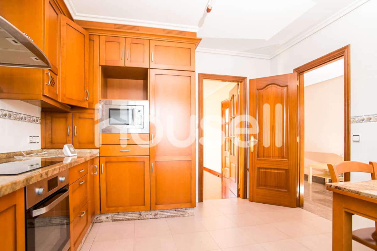 Chalet en venta de 312 m² Avenida Salvador Allende, 15176 Oleiros (A Coruña), Oleiros
photo 5