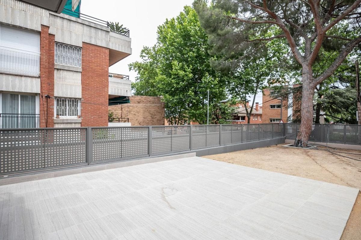 Obra nueva con Grandes Terrazas en Font d'en Fargas en Barcelona (Revista) photo 5
