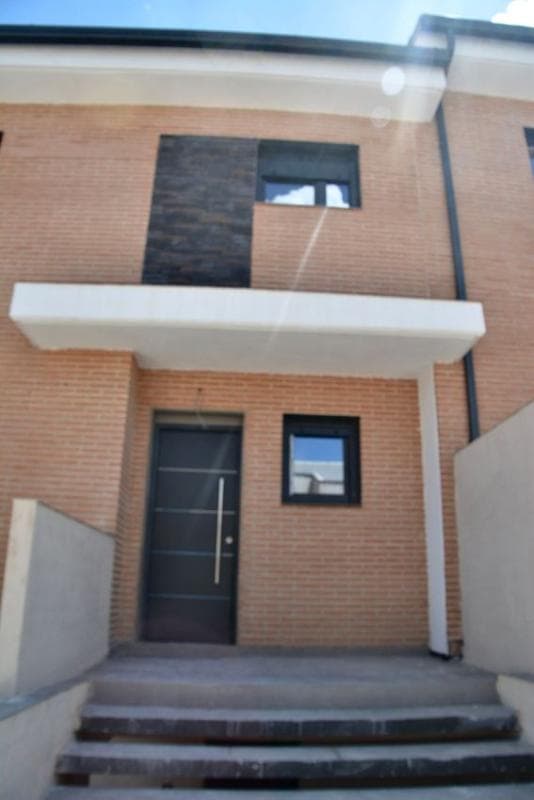 Obra nueva El balcón de Doña Jimena en Navalcarnero (Revista) photo 2