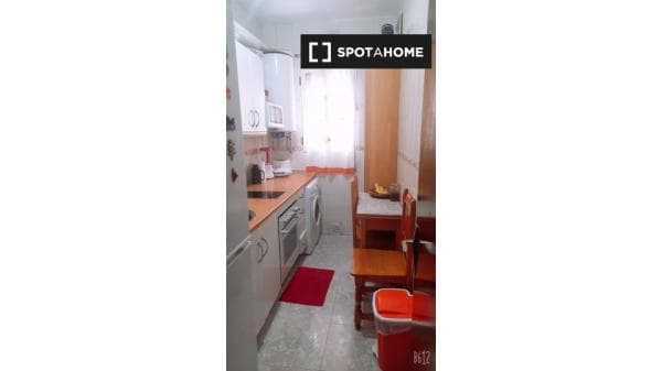 Habitación en piso compartido en madrid. photo 4