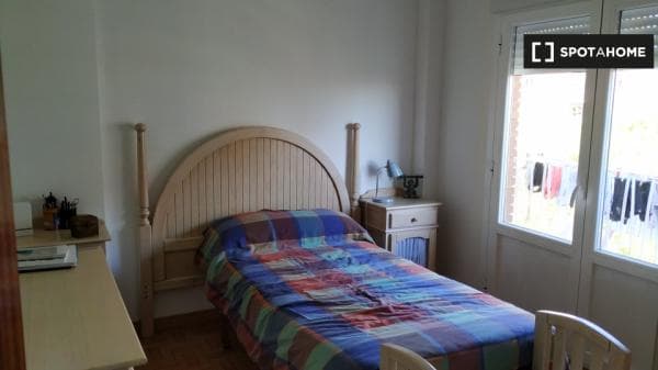 Cama individual en photo 1
