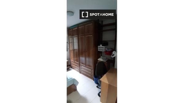 Habitación en piso compartido en madrid. photo 2