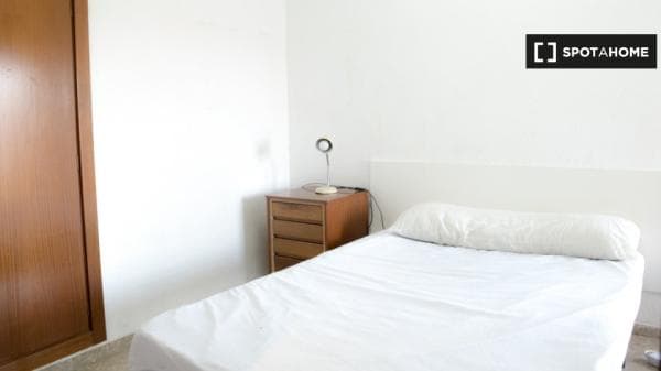 Piso en alquiler en , València photo 1