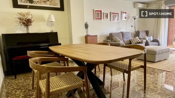 Piso en alquiler en , València thumbnail 2