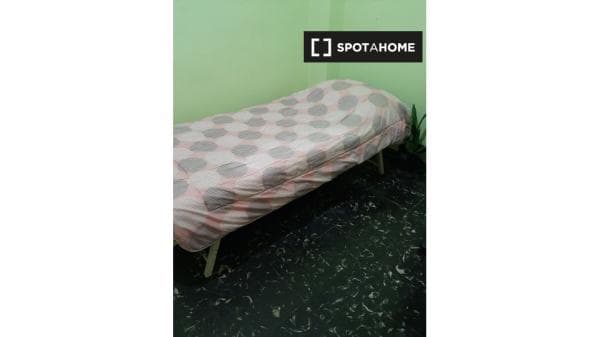Habitación en piso compartido en valència thumbnail 1