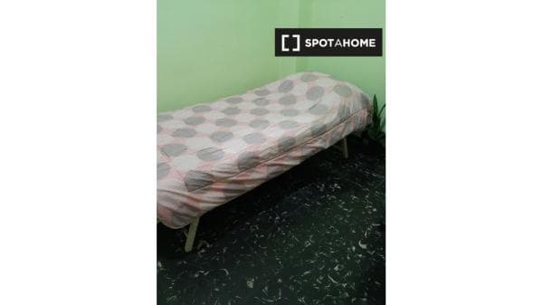 Habitación en piso compartido en valència thumbnail 2