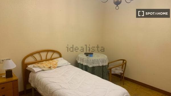 Habitación en piso compartido en Pamplona photo 1