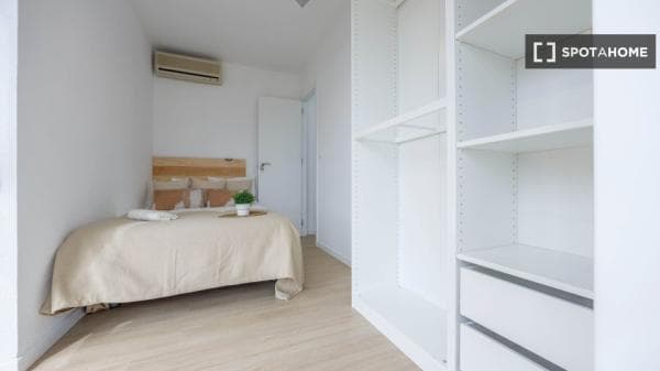 Apartment for rent in , València photo 4