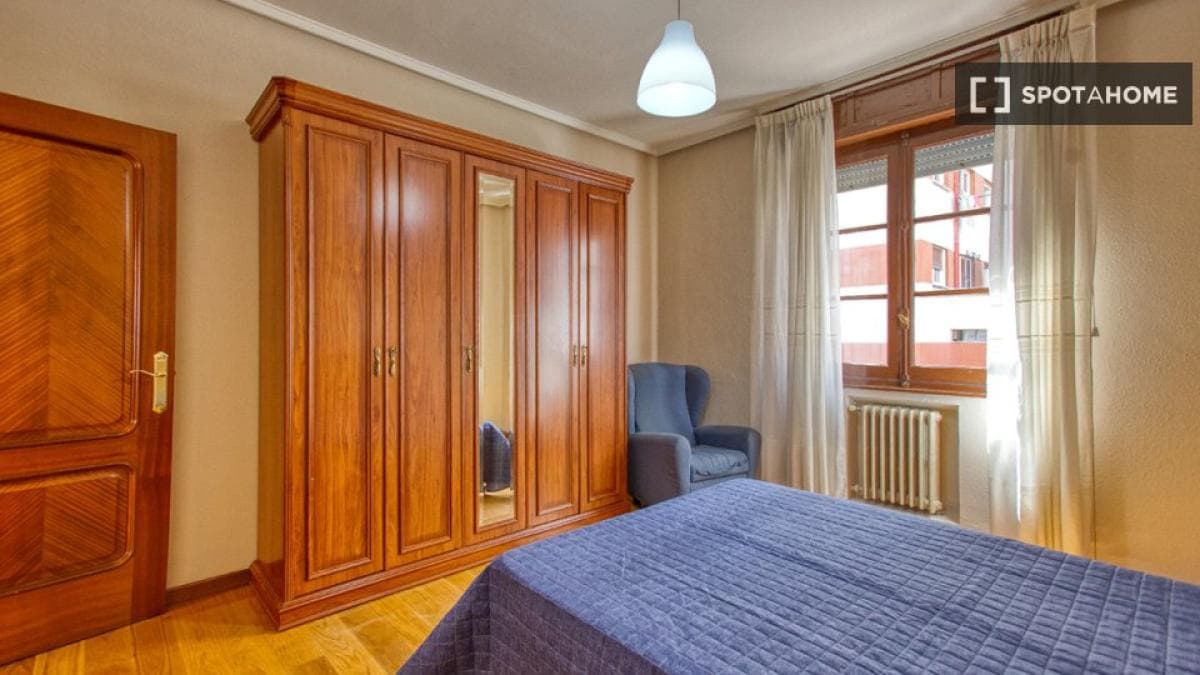Propiedades en venta y alquiler en España photo 2