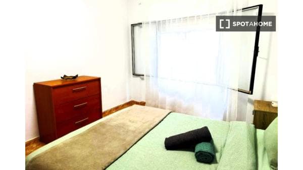 Se alquila habitación en piso de 4 habitaciones en Sagunt, Valencia thumbnail 1
