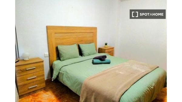 Se alquila habitación en piso de 4 habitaciones en Sagunt, Valencia thumbnail 2