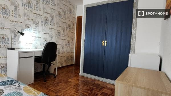 Habitación en piso compartido en Alcalá de Henares. thumbnail 2