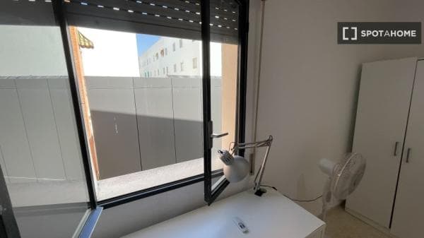 Piso en alquiler en , seville photo 2