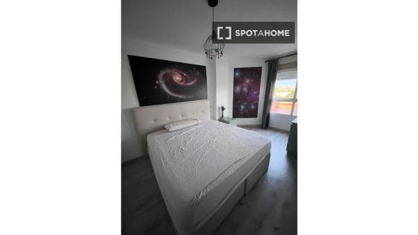 Habitación en piso compartido en valència photo 1