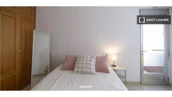 Habitación en piso compartido en valència thumbnail 2