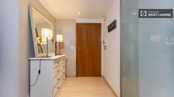 Se alquila habitación en piso de 3 habitaciones en Jesús, Valencia. thumbnail 1