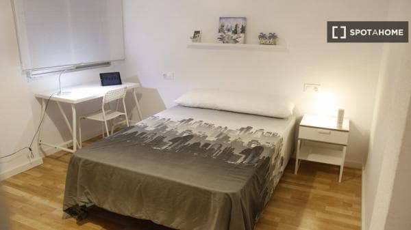 Habitación en piso compartido en Montcada photo 1